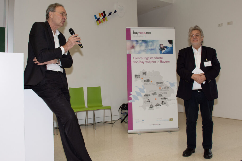 Prof. Dr. Horst Domdey und Prof. Dr. Jochen Maas im Gespräch